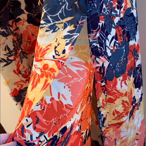 LuLaRoe Floral Flowing Sleeveless Topper Size M - Picture 8 of 10